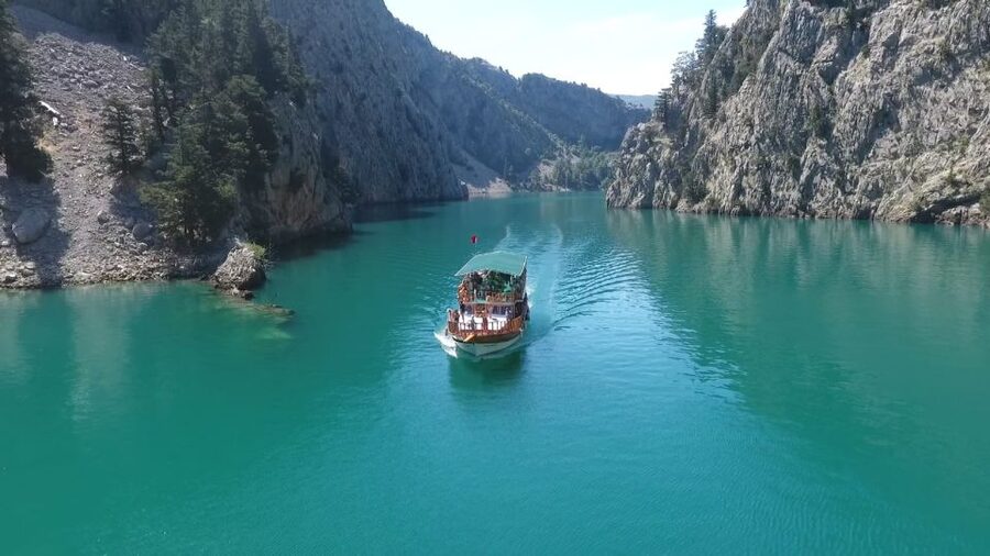From Alanya: Green Canyon Day Trip with Lunch and Boat Ride - Lunch at the lakeside restaurant: what you eat and the stair reality