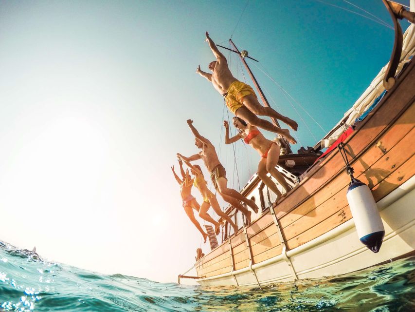From Amalfi: Capri Island Boat Tour with Snorkeling & Drinks - Snorkeling and sea-cave rhythm: where the water time fits (and why it feels good)