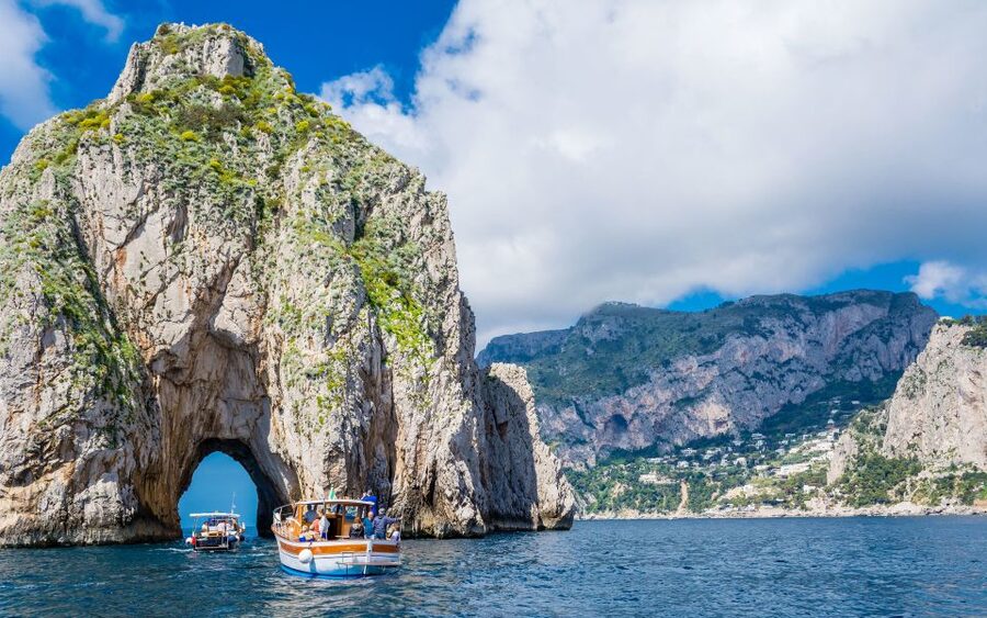 From Amalfi: Li Galli Islands and Capri Full-Day Boat Tour - What you should bring (and what can slow you down)