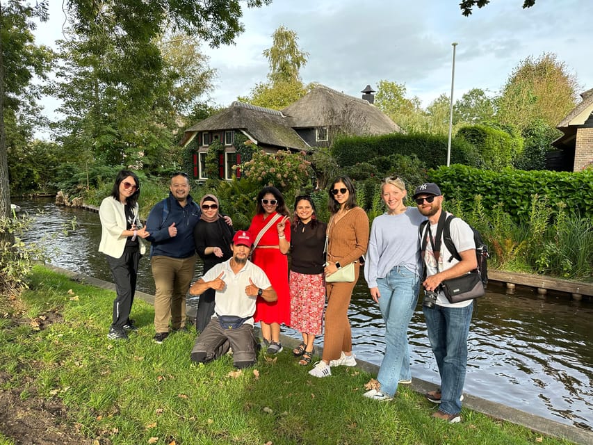 From Amsterdam: Giethoorn Small Group Tour with Boat Ride - Entering Giethoorn: Thatched Roofs and the Town-Without-Roads Idea