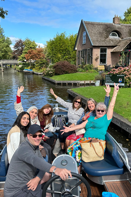 From Amsterdam: Giethoorn Small Group Tour with Boat Ride - The Canal Boat Ride: The Best Way to See the Village’s Layout