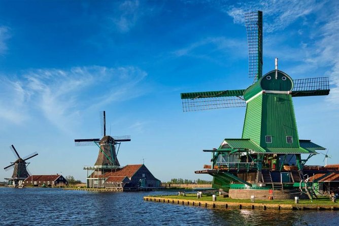 From Amsterdam: Zaanse Schans, Volendam, Giethoorn with Boat Tour - Zaanse Schans: windmills, clogs, and cheese in a preserved 17th-century village