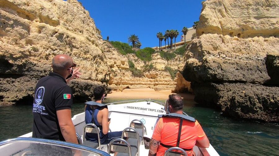 From Armação de Pêra: Benagil Caves and Beaches Boat Tour - Cave country highlights: Cova Redonda, Algar da Albandeira, and Algar dos Capitães