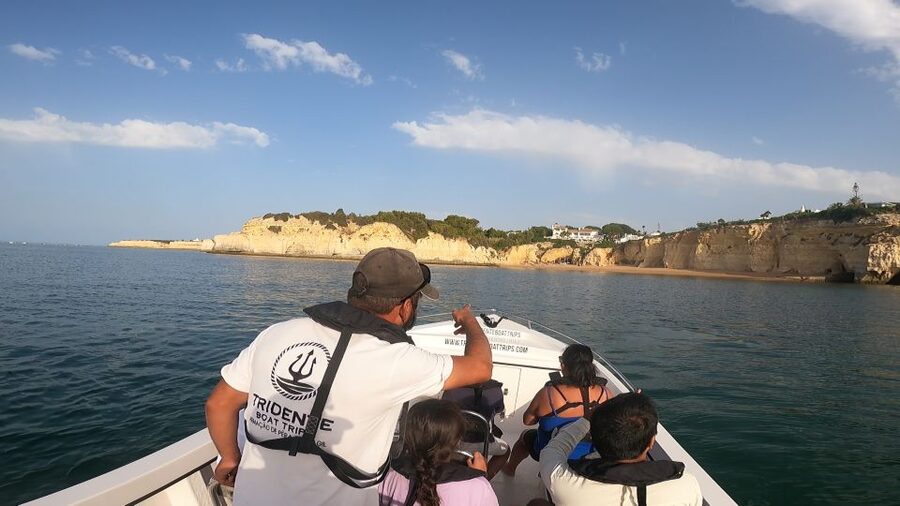 From Armação de Pêra: Benagil Caves and Beaches Boat Tour - Your one-hour route: how the stops flow from coves to wow