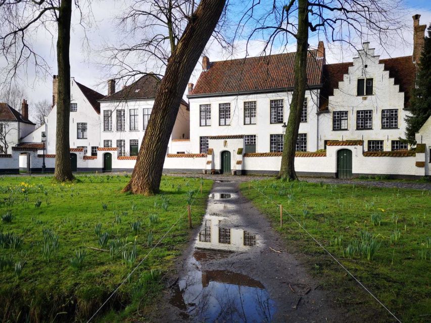 From Brussels: Bruges Day Trip with Boat Tour Option (ENG) - Coach ride from Brussels: the start that shapes the whole day