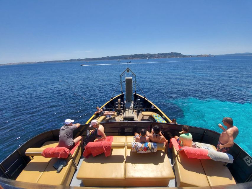 From Cannigione: La Maddalena Archipelago Boat Trip - La Maddalena town break: shopping and a slower island pace