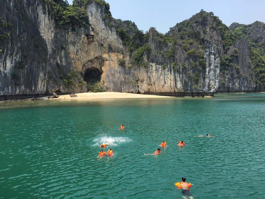 From Cat Ba: Lan Ha and Monkey Island Full Day Boat Trip - Lunch on the boat: why this timing is better than it sounds