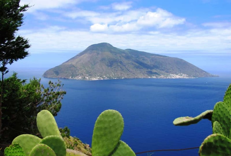 From Cefalù: Lipari and Vulcano Tour with Boat Trip - Lunch and tickets: how to avoid the most common money surprises