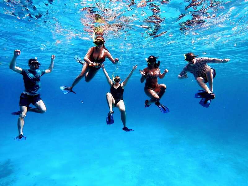 From Cozumel: 3 Reefs Boat Tour with Drinks and Snorkeling - Drinks, snacks, and the Playa el Cielo food moment