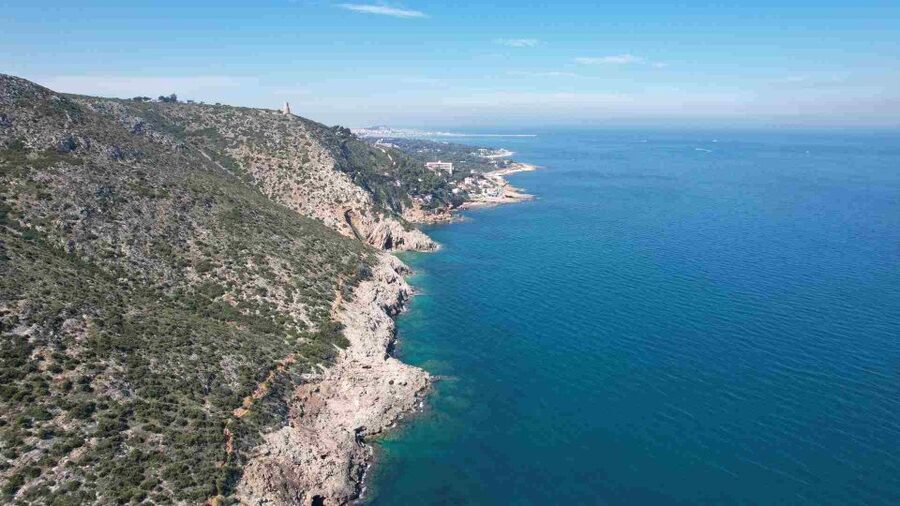 From Denia: Boat Trip to Tallada Cave with Optional Swim - What You’ll See Along the Coast: Castle, Coastline Views, and Montgó