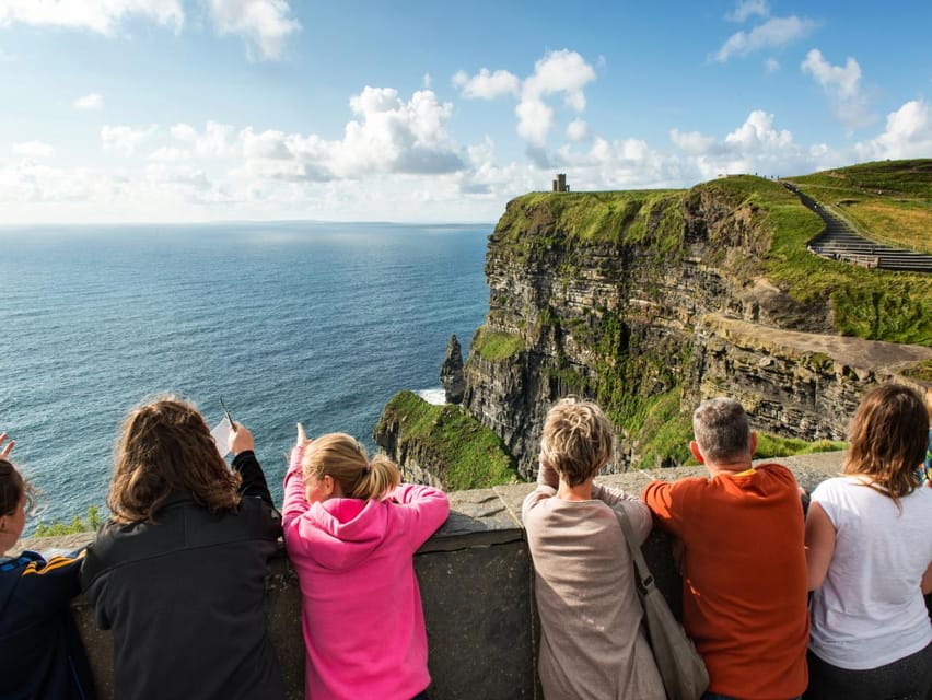 From Dublin: Cliffs of Moher, Boat Tour & Aillwee Cave - How the guides keep a 13-hour day from feeling chaotic
