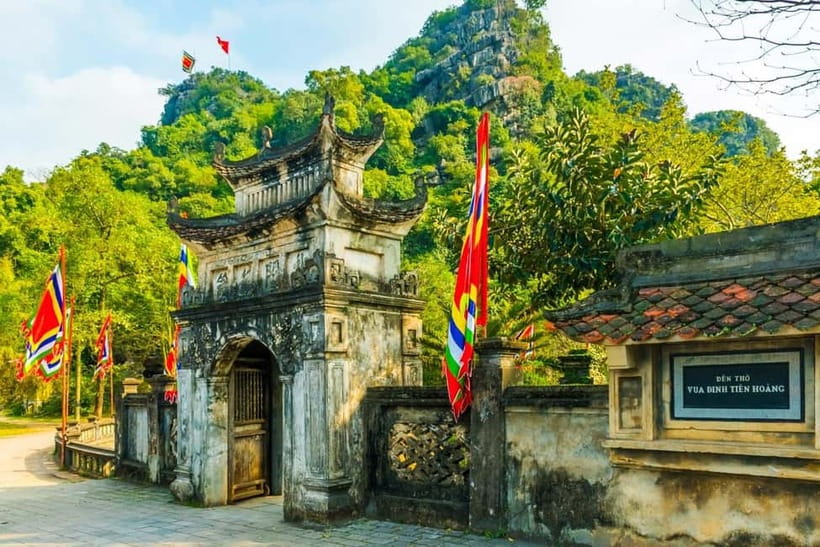 From Hanoi: Tam Coc Boat Trip and Hoa Lu & Mua Cave Tour - From Hanoi to Ninh Binh: The Day Begins at 7:00