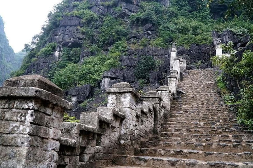 From Hanoi: Tam Coc Boat Trip and Hoa Lu & Mua Cave Tour - Price and Value: Why $38 Can Make Sense