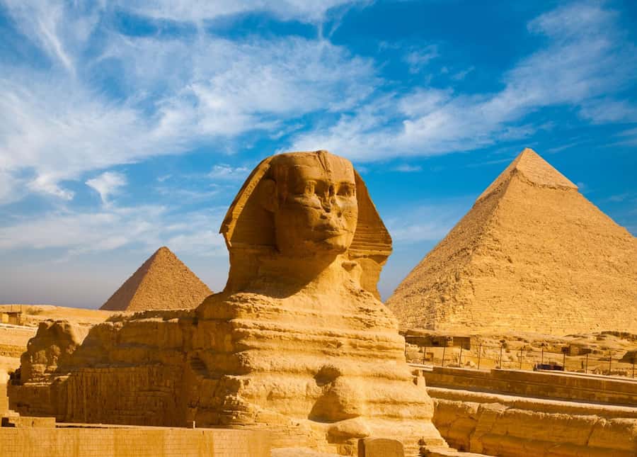 From Hurghada: Pyramids and Egyptian Museum Tour & Boat Ride - Great Sphinx and the Valley Temple: the engineering side
