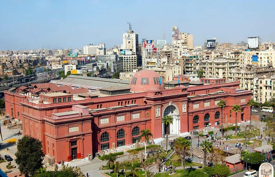 From Hurghada: Pyramids and Egyptian Museum Tour & Boat Ride - The shopping stop: how to handle it without losing the day