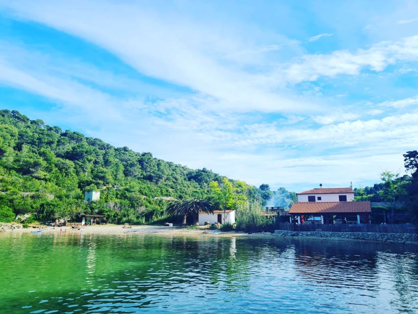 From Hvar: Blue Cave and 5 Islands Boat Tour - Stiniva Beach on Vis: a crescent cove made for shelter