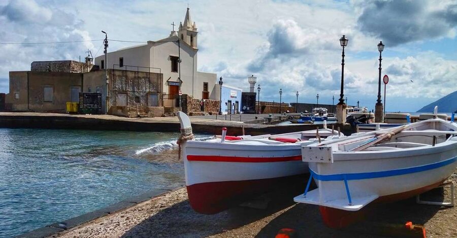 From Lipari: Boat Tour to Salina with Stops - Leaving Lipari for Salina: What Changes When You Cross the Water