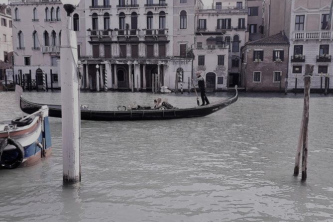 From Milan: Venice Full-Day Guided Tour With Boat Ride - Rialto Bridge: the classic stop you’ll appreciate more with context