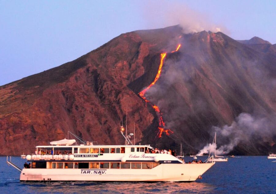From Milazzo: Panarea & Stromboli Boat Trip - From Panarea to Stromboli: The Micro-Archipelago View Between Islands