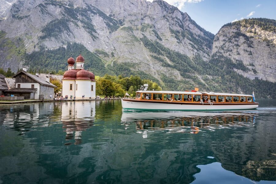 From Munich: Königssee Day Trip with Boat Ride and Salt Mine - From Munich to Königssee in an A/C coach: how the day flows