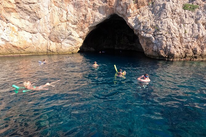 From Nice : Secret Riviera Boat Tour to Mala cave with Snorkeling - Meeting at Port Lympia: How the trip starts smoothly