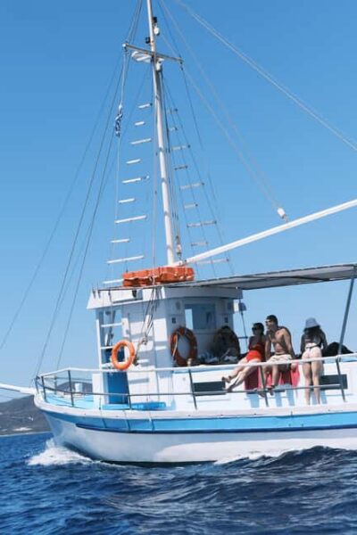 From Paros: Crab Island and Salt Lake Antiparos Boat Trip - Getting on the Maria T.: meeting near Paroikia’s main port