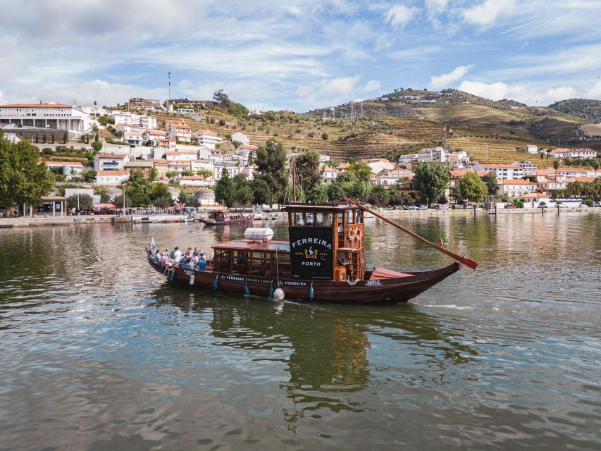 From Pinhão: Douro Valley Rabelo Boat Tour with Audio Guide - The Eiffel Bridge moment: best timing for your photos