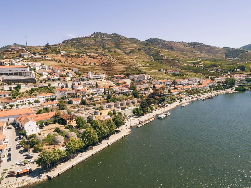 From Pinhão: Douro Valley Rabelo Boat Tour with Audio Guide - Using the CT Douro WebApp audio guide (QR + offline)