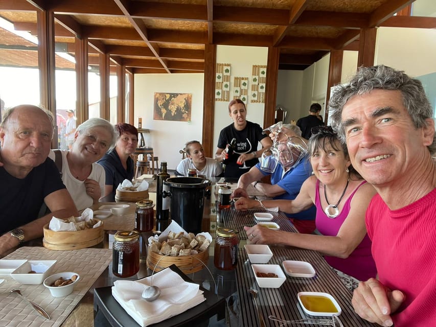 From Pinhão: Douro Valley Tour w/ Wine Tasting and Boat Trip - How the guides shape the experience (and why their humor counts)