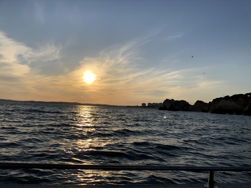 From Portimão: Sunset Boat Trip with Wine - The coastline route: Portimão toward Alvor (and why that stretch matters)