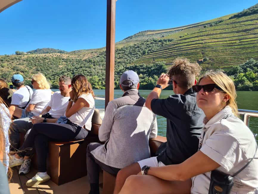 From Porto: 2 Wine Regions, Farm Lunch, and Boat Ride - Sabrosa and Vilarinho de São Romão: the second tasting round