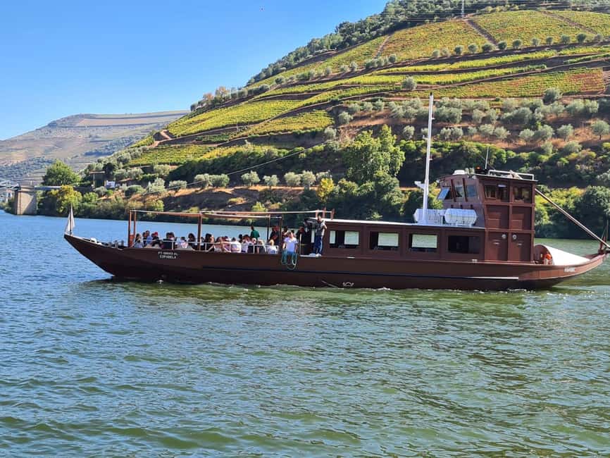 From Porto: 2 Wine Regions, Farm Lunch, and Boat Ride - Porto pickup and the first rural break at Folgosa