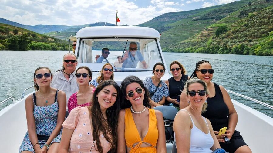 From Porto: Douro Valley w/ Boat Tour, Wine Tasting & Lunch - Pinhão and the 1-hour Douro cruise: why terraces look different from the water