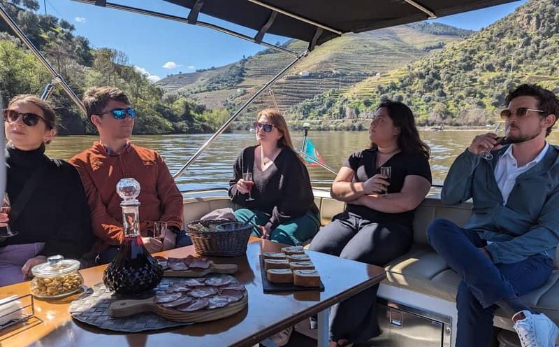 From Porto: Tastings at 2 Wineries, Chef's Lunch & Boat Tour - Setting Off From Porto: Sá da Bandeira meet-up and the 9.5-hour rhythm