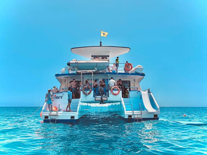 From Puerto Rico: Boat trip along the coast w/ Food & Drinks - Coastline Sights Between Puerto Rico and Mogán
