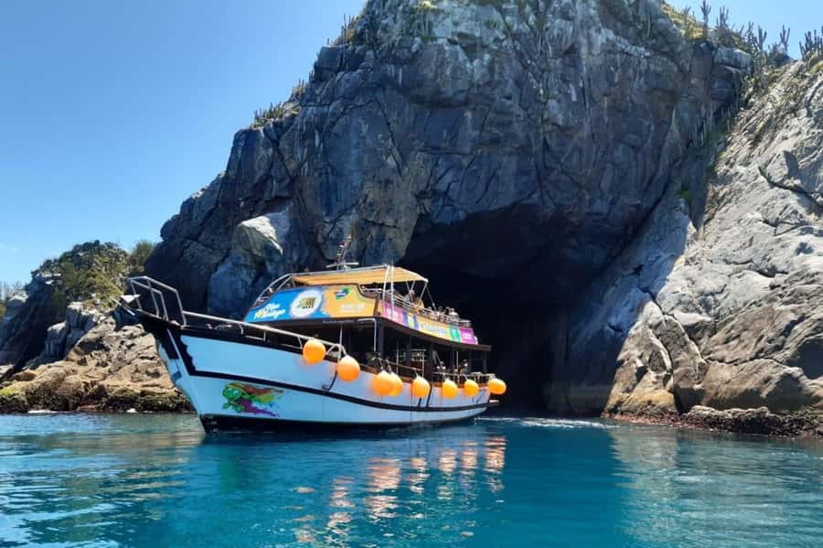 From Rio: Arraial do Cabo Day Trip with Boat Tour - Prainhas do Pontal and Pontal do Atalaia: cliffs, shade, and photos