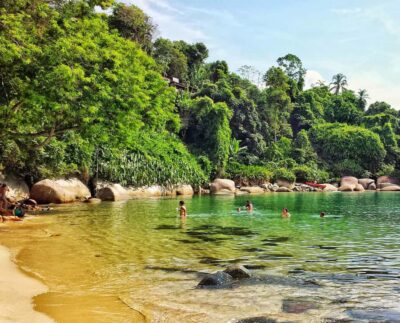 From Rio de Janeiro: Angra dos Reis Boat Trip with Lunch - The schooner cruise: what the boat day feels like