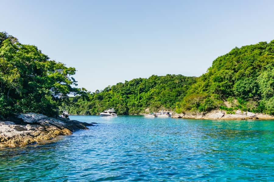 From Rio de Janeiro: Angra dos Reis Boat Trip with Lunch - Lunch in a fishermen’s village: simple buffet, timed for the late day