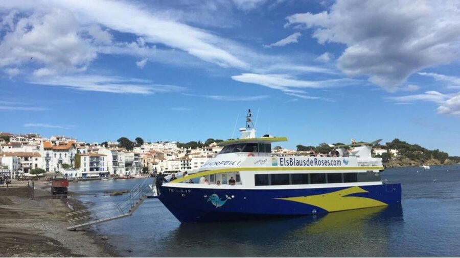 From Roses: Costa Brava Boat Tour to Cadaqués - Cadaqués walk time: fishing village charm, the Blue House, and a fast bite