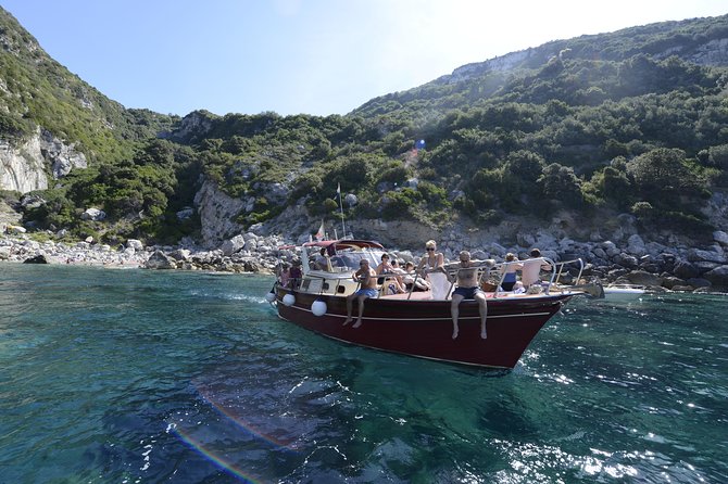 From Salerno: Small Group Amalfi Coast boat tour with stops in Positano & Amalfi - The onboard food and drink: more than a nice add-on