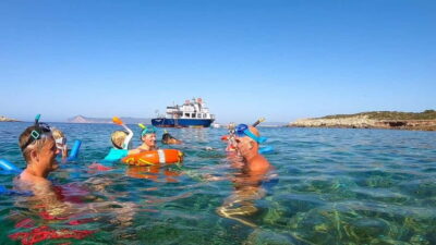 From San Antonio: Family Boat Tour to Conillera Island - The cruise itself: San Antonio bays and quick scenic stops