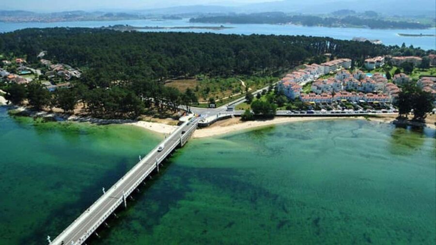 From Santiago: Rías Baixas Tour with boat trip and winery - The Ría de Muros drive back: a final coastal glance