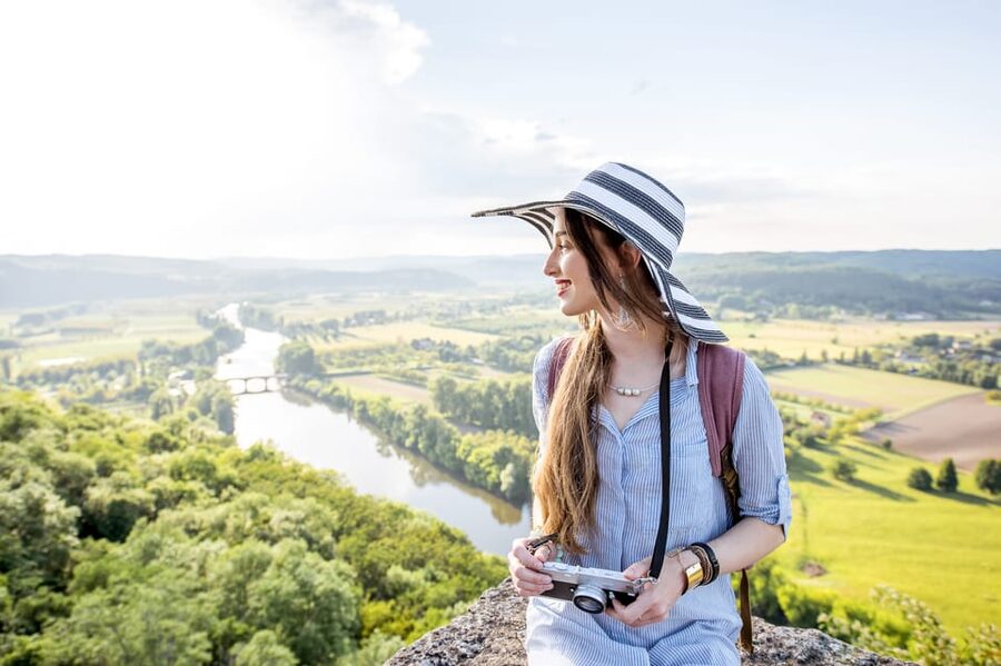 From Sarlat: Beynac & Domme Tour & Dordogne Boat Ride - La Roque-Gageac gabarre cruise: the Dordogne views that connect everything