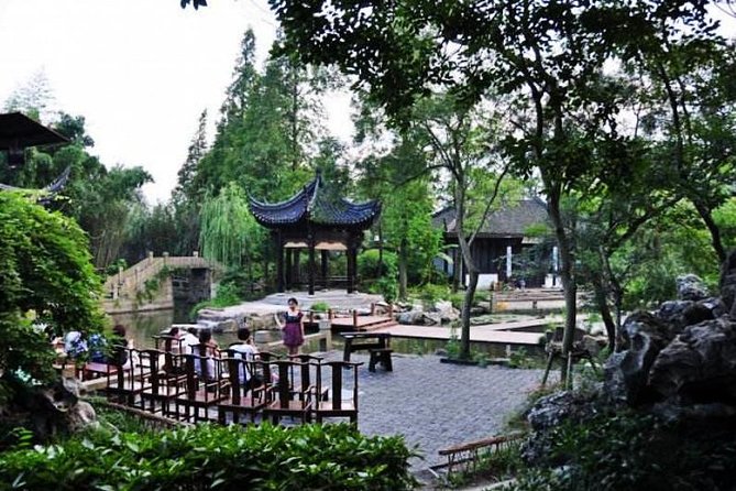 From Shanghai: Zhujiajiao Water Town Private Tour with Boat Ride - Lunch or dinner options: how the included meal changes the trip
