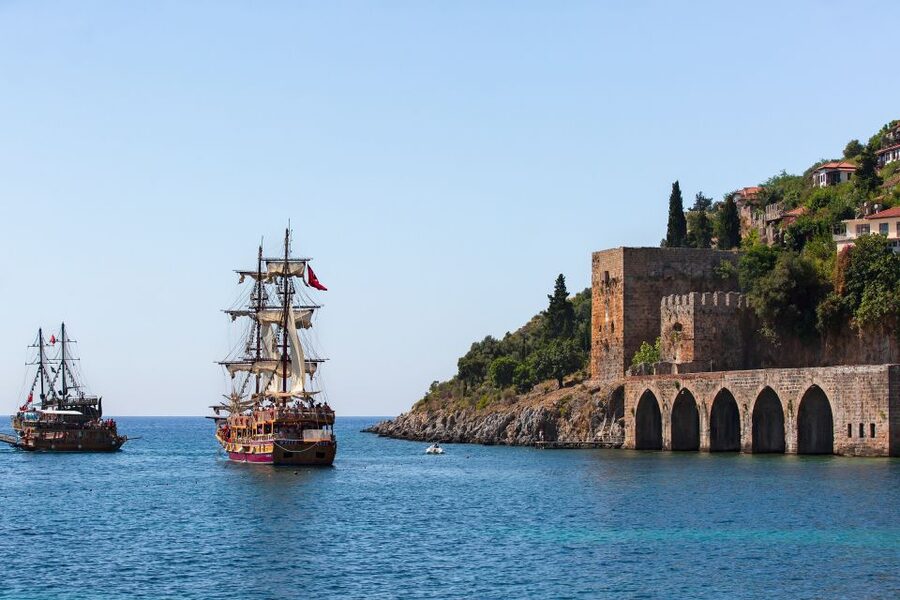 From Side: Alanya Tour with Lunch, Boat Trip, and Cable Car - Kızılkule photo stop: the Red Tower moment for orientation