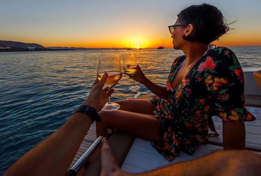 From Sorrento: Capri Boat Tour Day & Night Experience - Meeting at Bar Ruccio and getting oriented fast