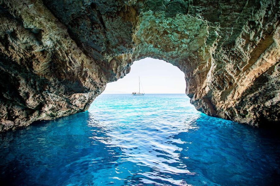 From Sorrento: Capri Boat Tour with Snorkeling & Drinks - Why the Blue Grotto is skipped, and how to handle it