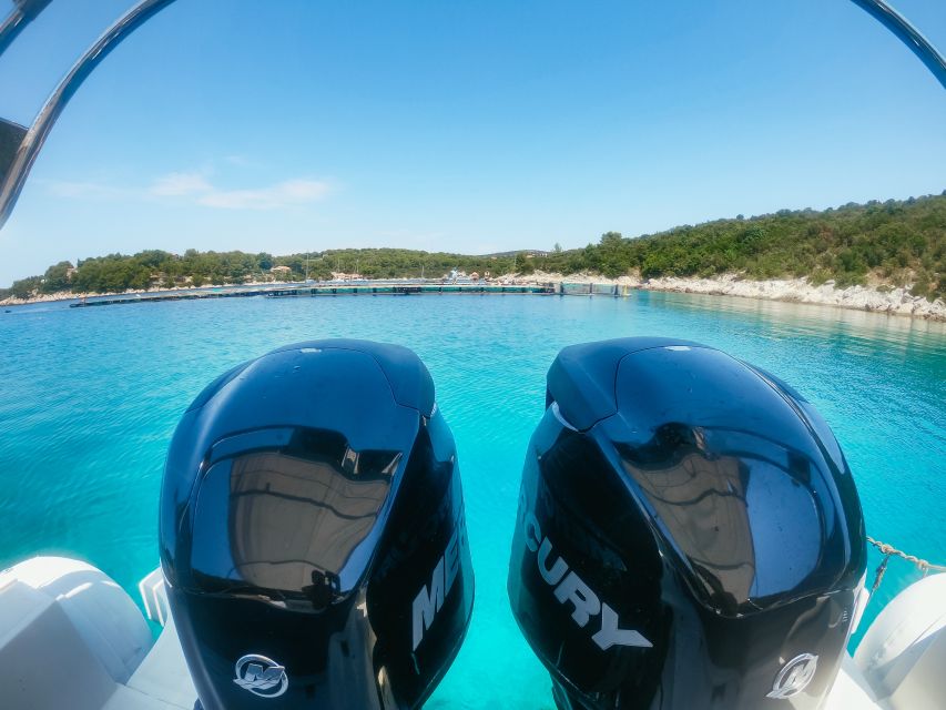 From Split: Blue Cave & 5 Islands with Vis & Hvar Boat Tour - Onboard Vibes: Music, Guide Styles, and the Speedboat Feel