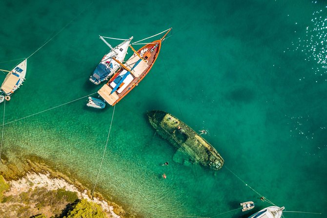 From Split: Half-Day Blue Lagoon and 3 Islands Boat Tour - Meeting at Matejuška Trumbićeva obala 3 and using public transport