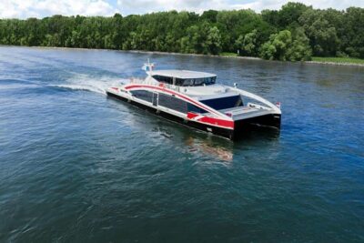 From Vienna: Guided Tour to Bratislava with Speed Boat Ride - Getting to Bratislava: coach comfort and smooth starts